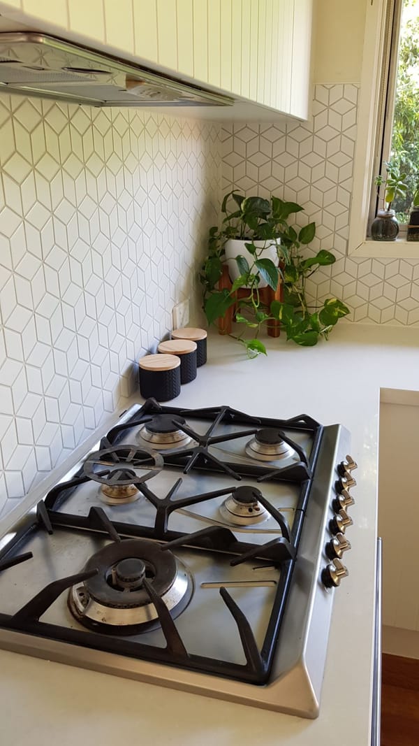 Gladstone Park — Kitchen — image 2