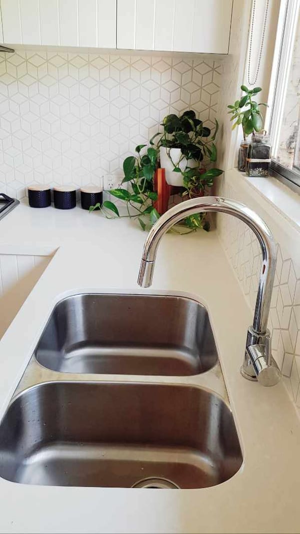 Gladstone Park — Kitchen — image 3