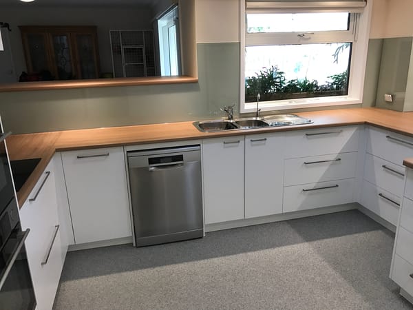 Keilor Village — Kitchen — image 2